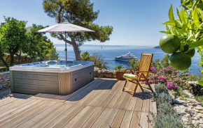 Villa Karina - Unique location with jacuzzi